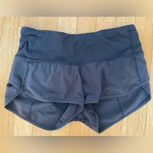 Lululemon Speed Up Low-Rise Lined Short 2.5" Black Size 2